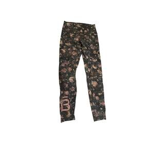 Lululemon Size 8 Dark Floral Leggings with “B” Logo – Stretchy Activewear